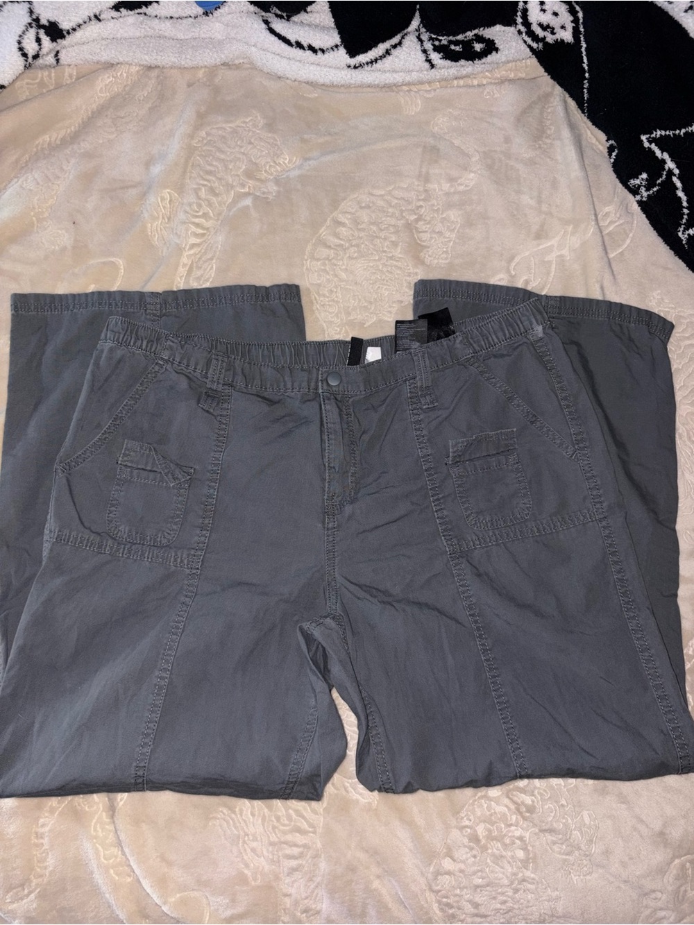 Divided Men's Gray Cargo Pants with Elastic Waist
